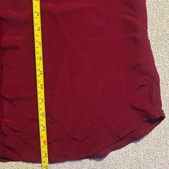 Daniel Rainn 100% Silk Raspberry Cap Sleeved V-necked Blouse - Picture 5 of 7